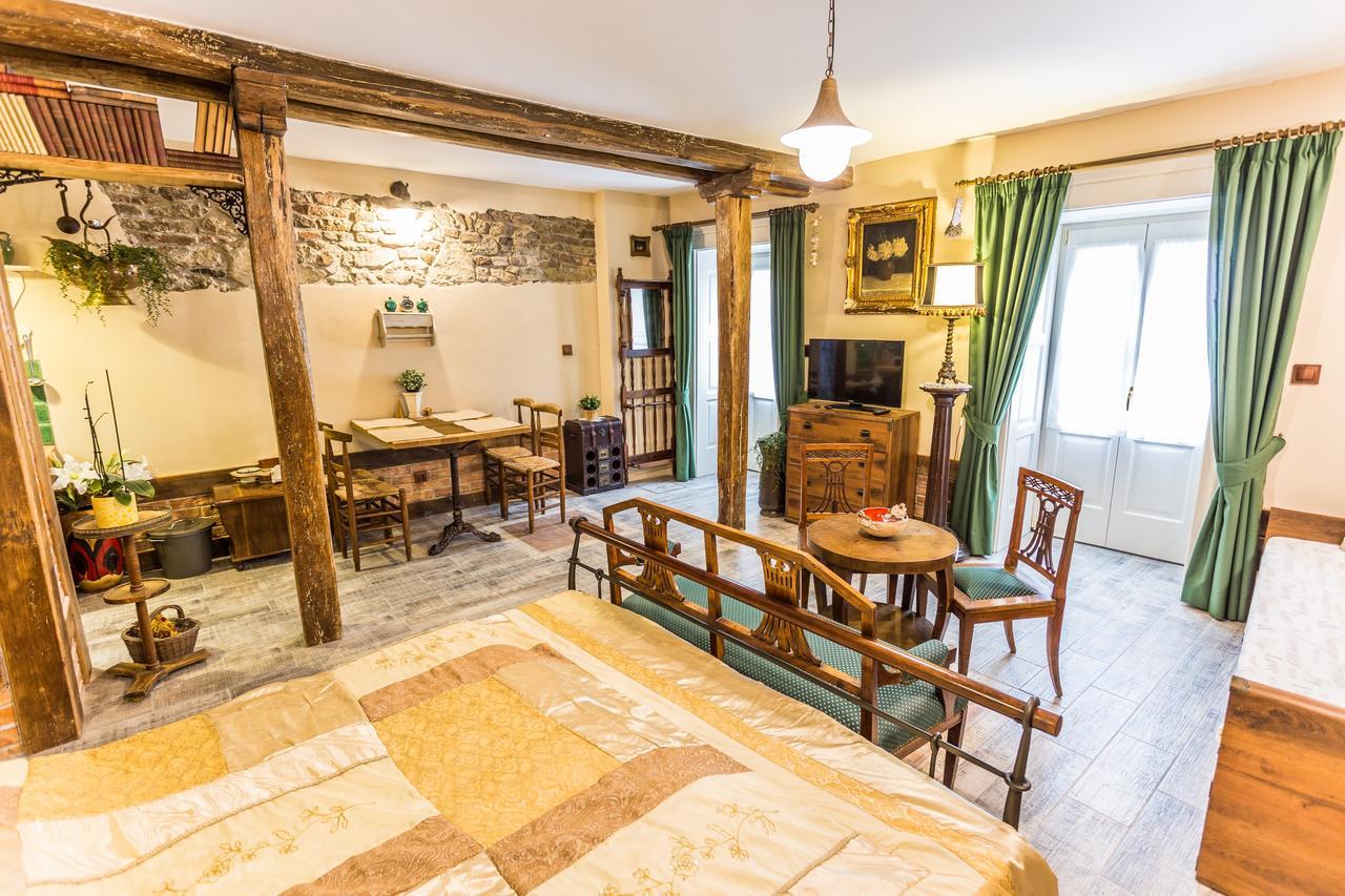 Dom Berg Lägenhet Banská Štiavnica Exteriör bild